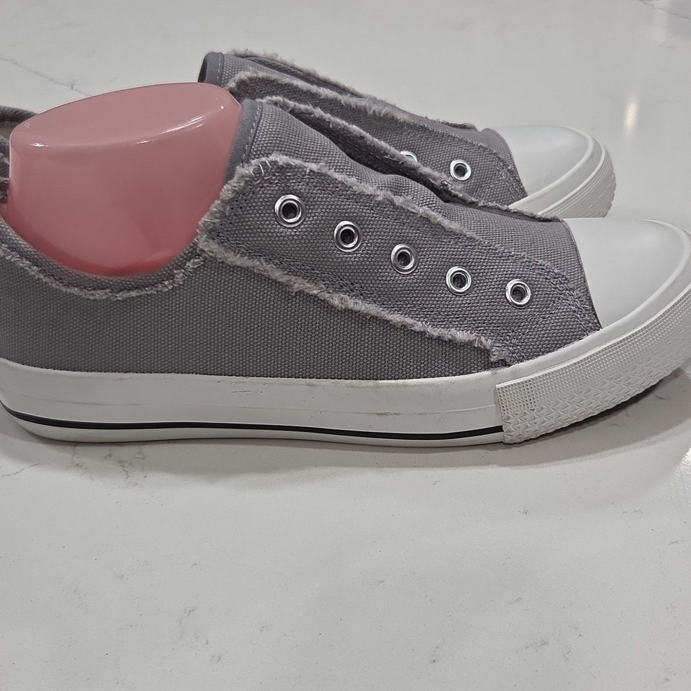 Sincerely Jules Gray Sneakers Sz 7.5 Gentle Used Excellent Conditions